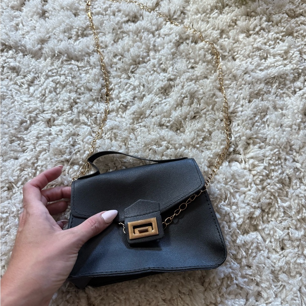 Chic Black Mini Bag with Gold Accent - Picture 4 of 7